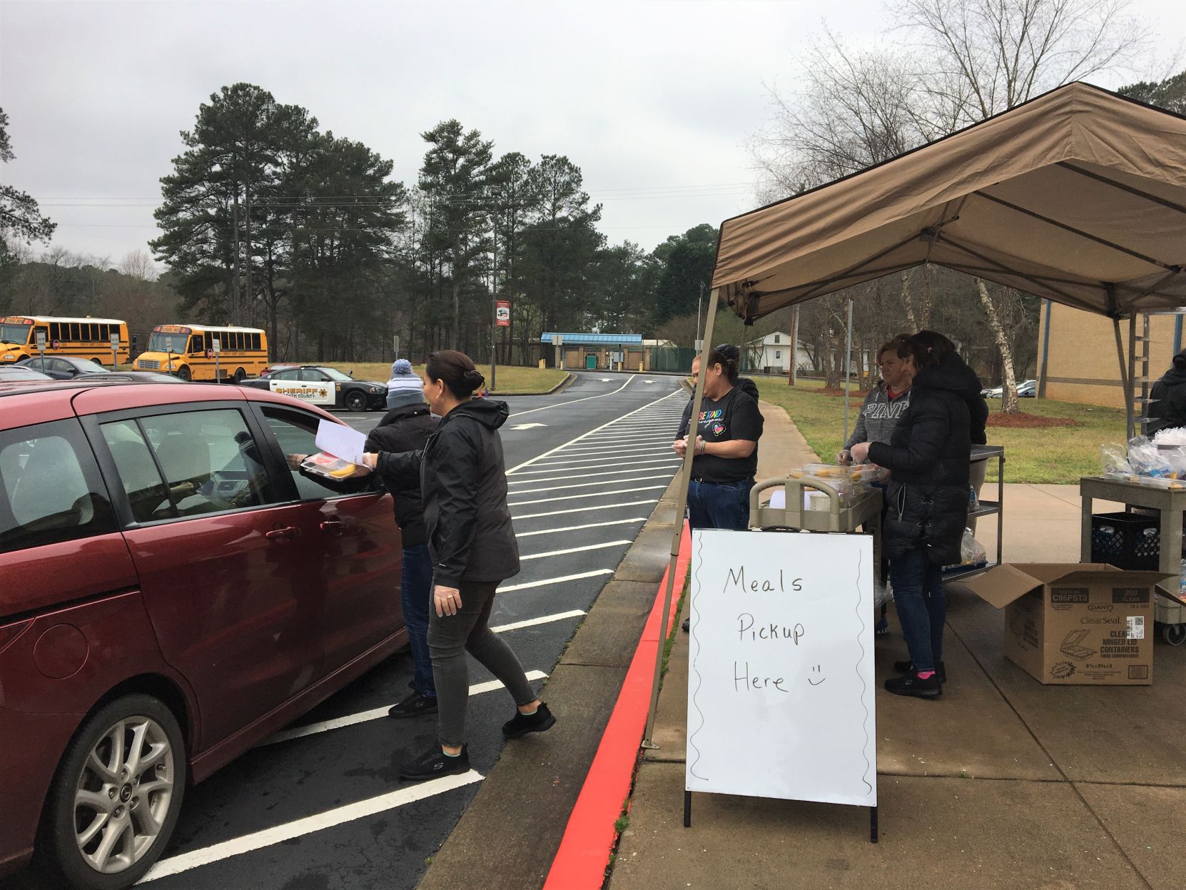 Forsyth Schools drive thru lunch